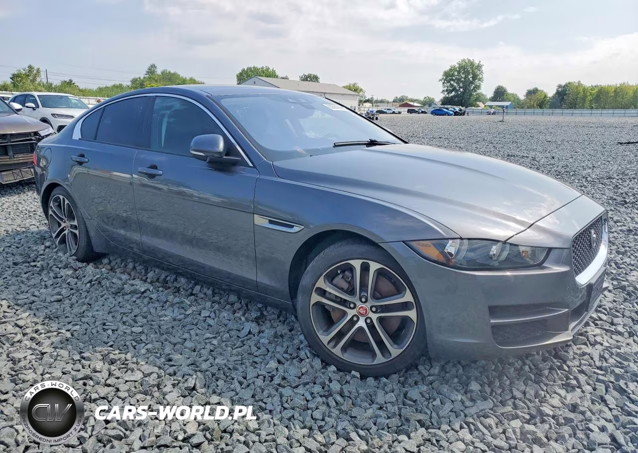 2017 Jaguar Xe Premium VIN:SAJAJ4BV1HA950487 - 4