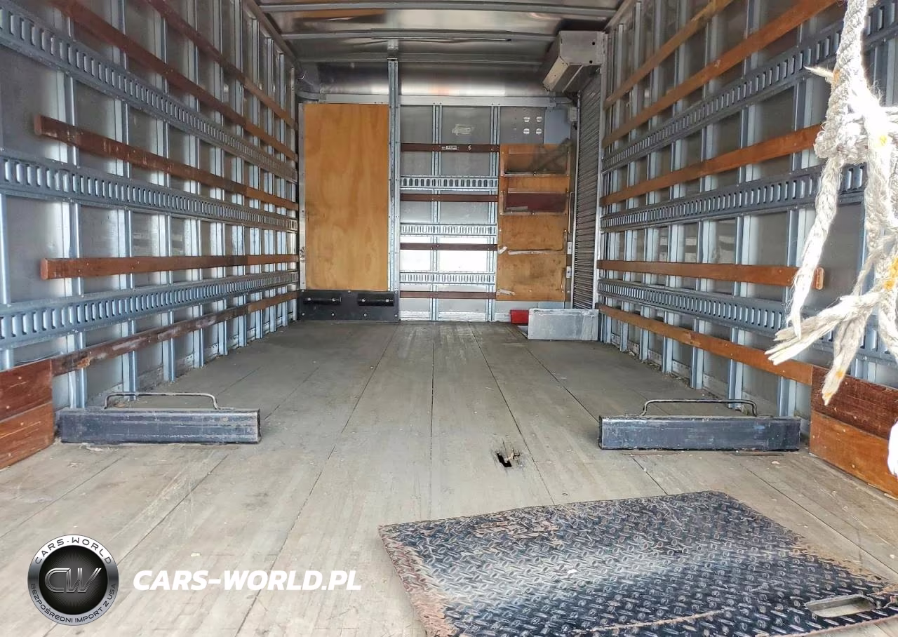 2017 Hino 195 Box Truck VIN:JHHSDM2H2HK005737 - 10
