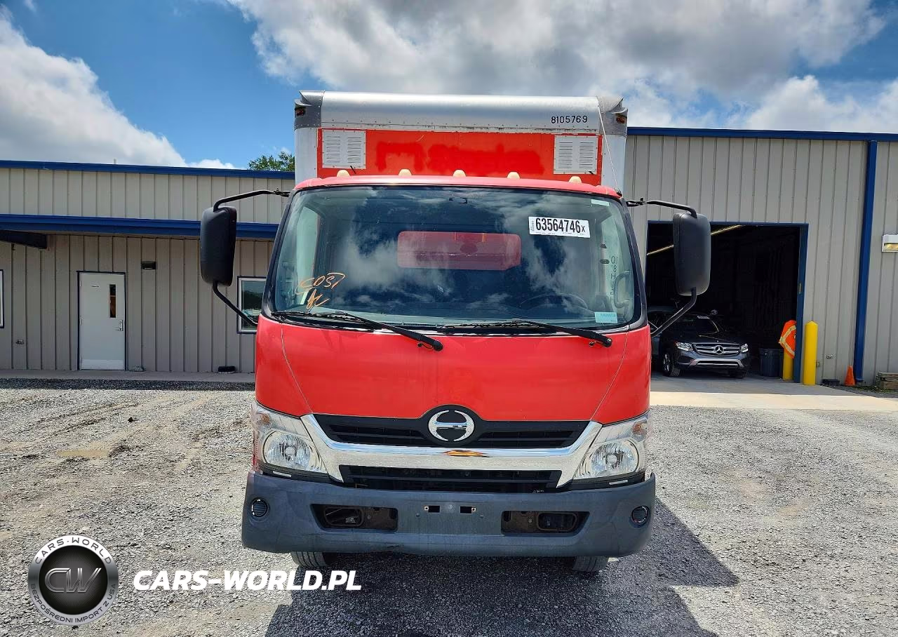 2017 Hino 195 Box Truck VIN:JHHSDM2H2HK005737 - 5