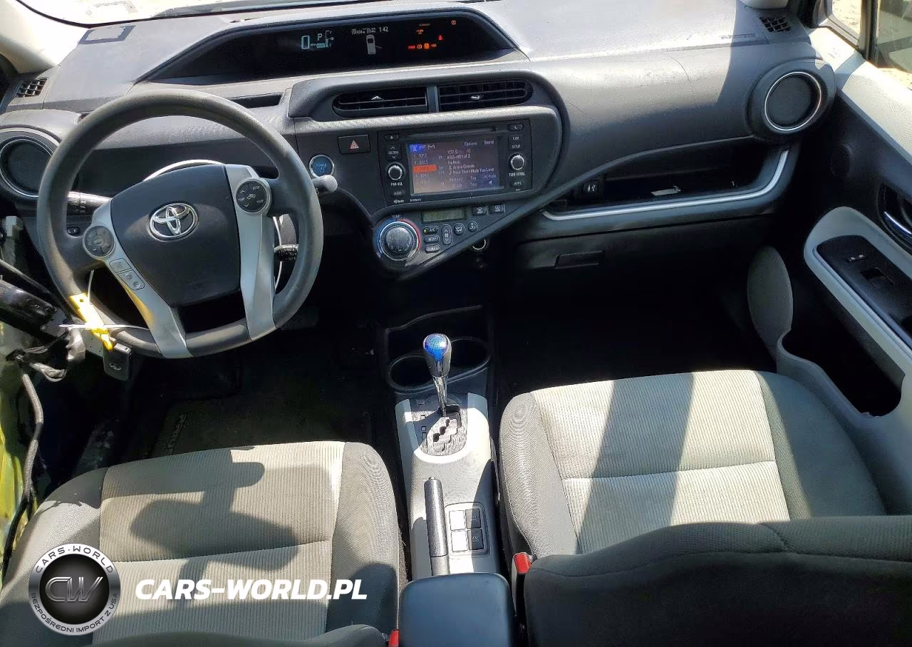 2014 Toyota Prius C Three VIN:JTDKDTB31E1083879 - 8
