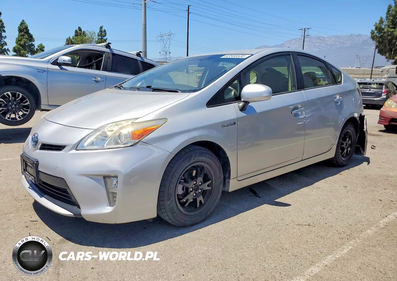 2015 Toyota Prius Two – zdjęcie 1 z 12