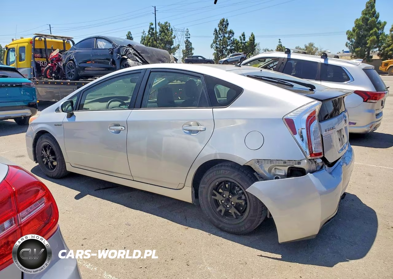 2015 Toyota Prius Two VIN:JTDKN3DU2F0475103 - 2