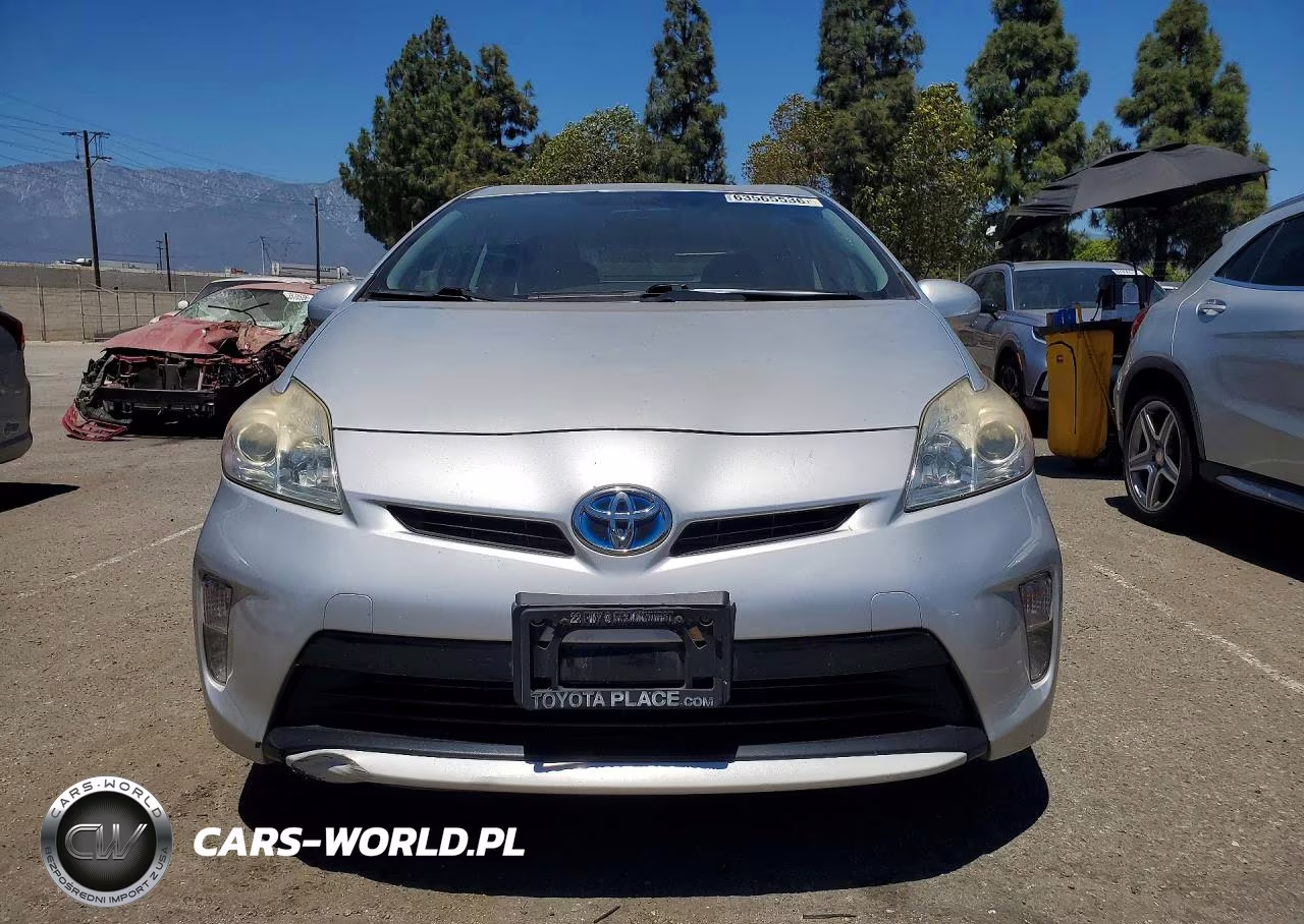 2015 Toyota Prius Two VIN:JTDKN3DU2F0475103 - 5
