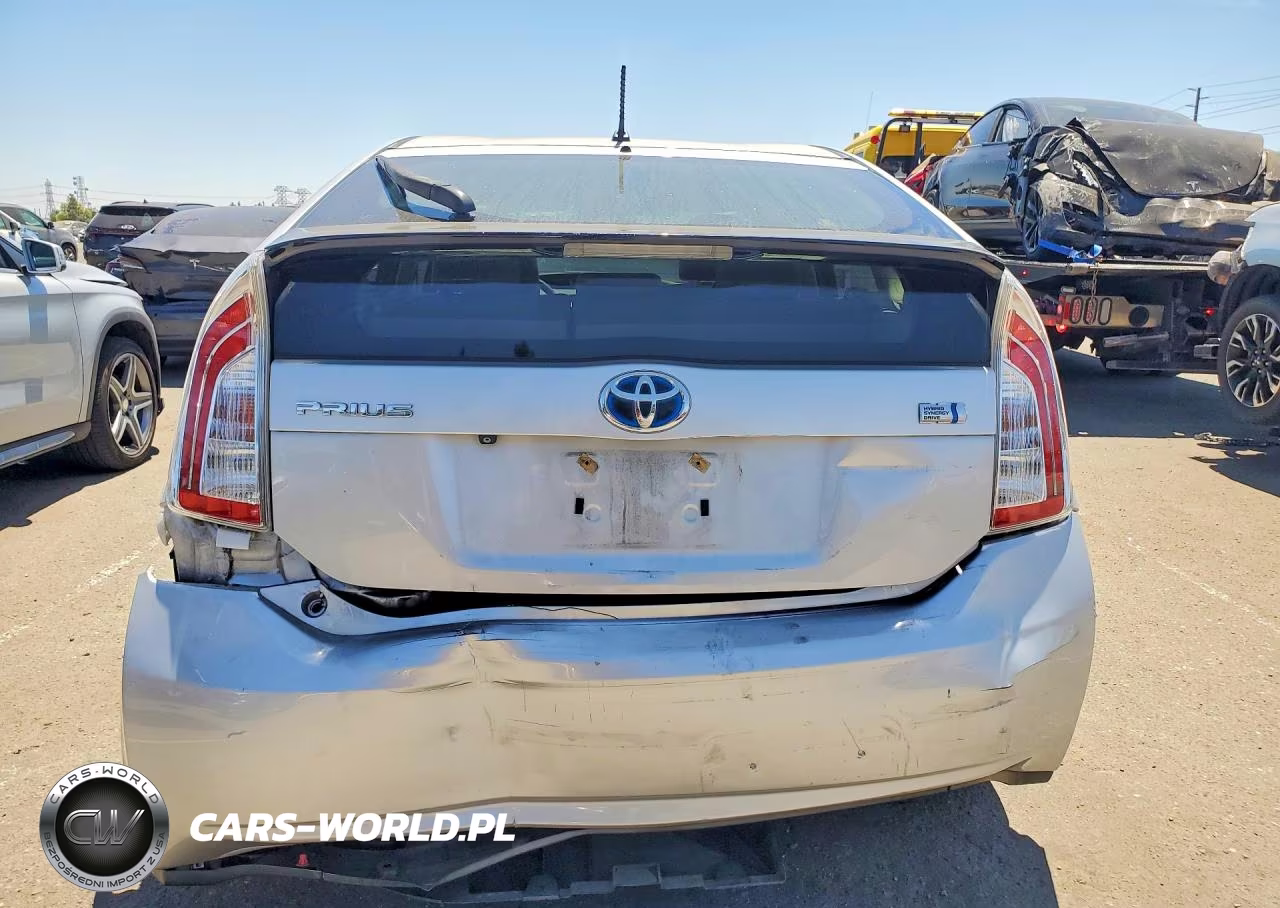 2015 Toyota Prius Two VIN:JTDKN3DU2F0475103 - 6