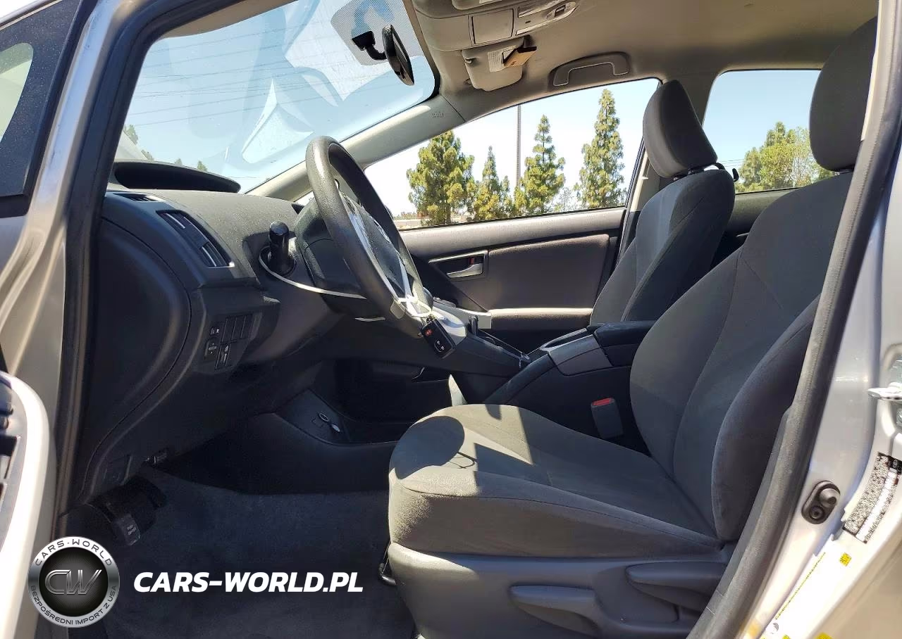 2015 Toyota Prius Two VIN:JTDKN3DU2F0475103 - 7