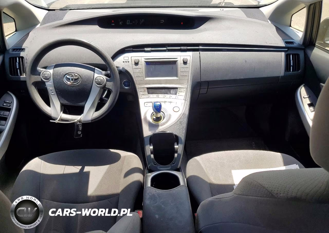 2015 Toyota Prius Two VIN:JTDKN3DU2F0475103 - 8