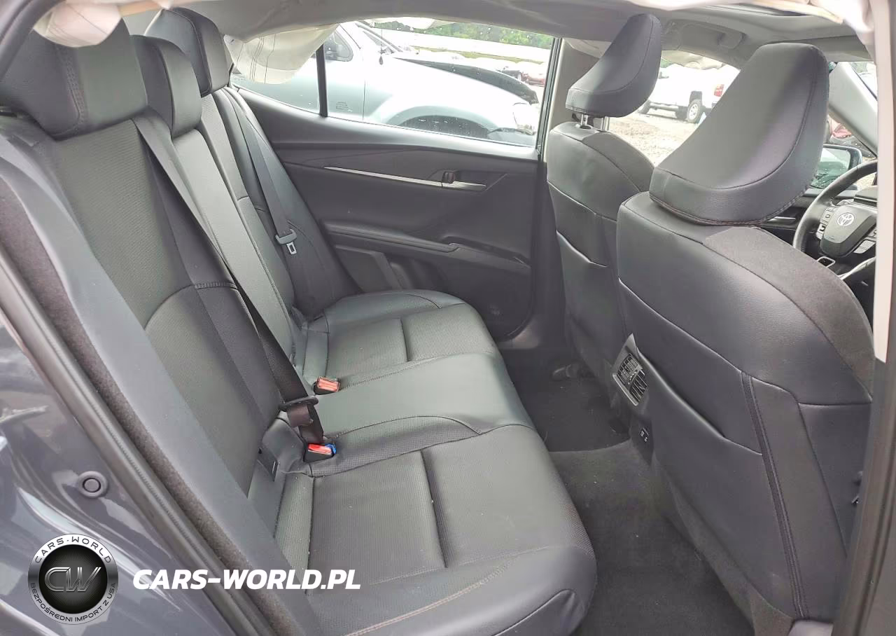 2025 Toyota Camry Xle VIN:4T1DAACKXSU051529 - 10