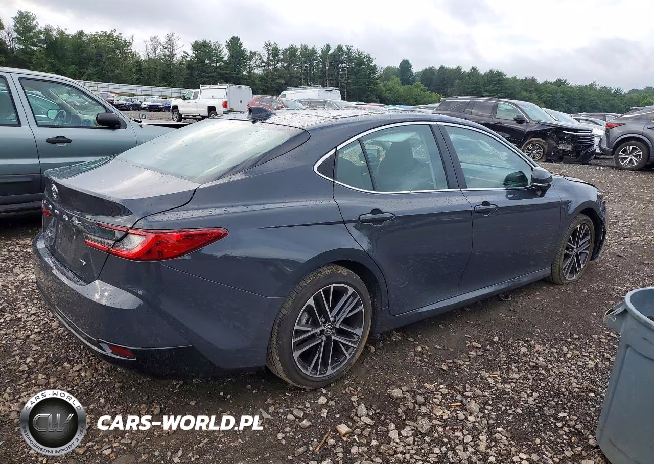 2025 Toyota Camry Xle VIN:4T1DAACKXSU051529 - 3