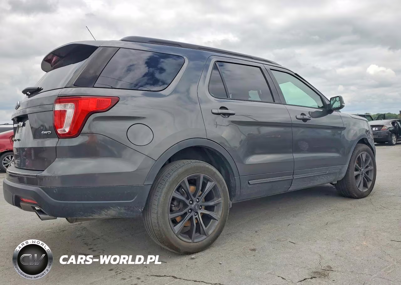 2018 Ford Explorer Xlt VIN:1FM5K8D86JGC39636 - 3