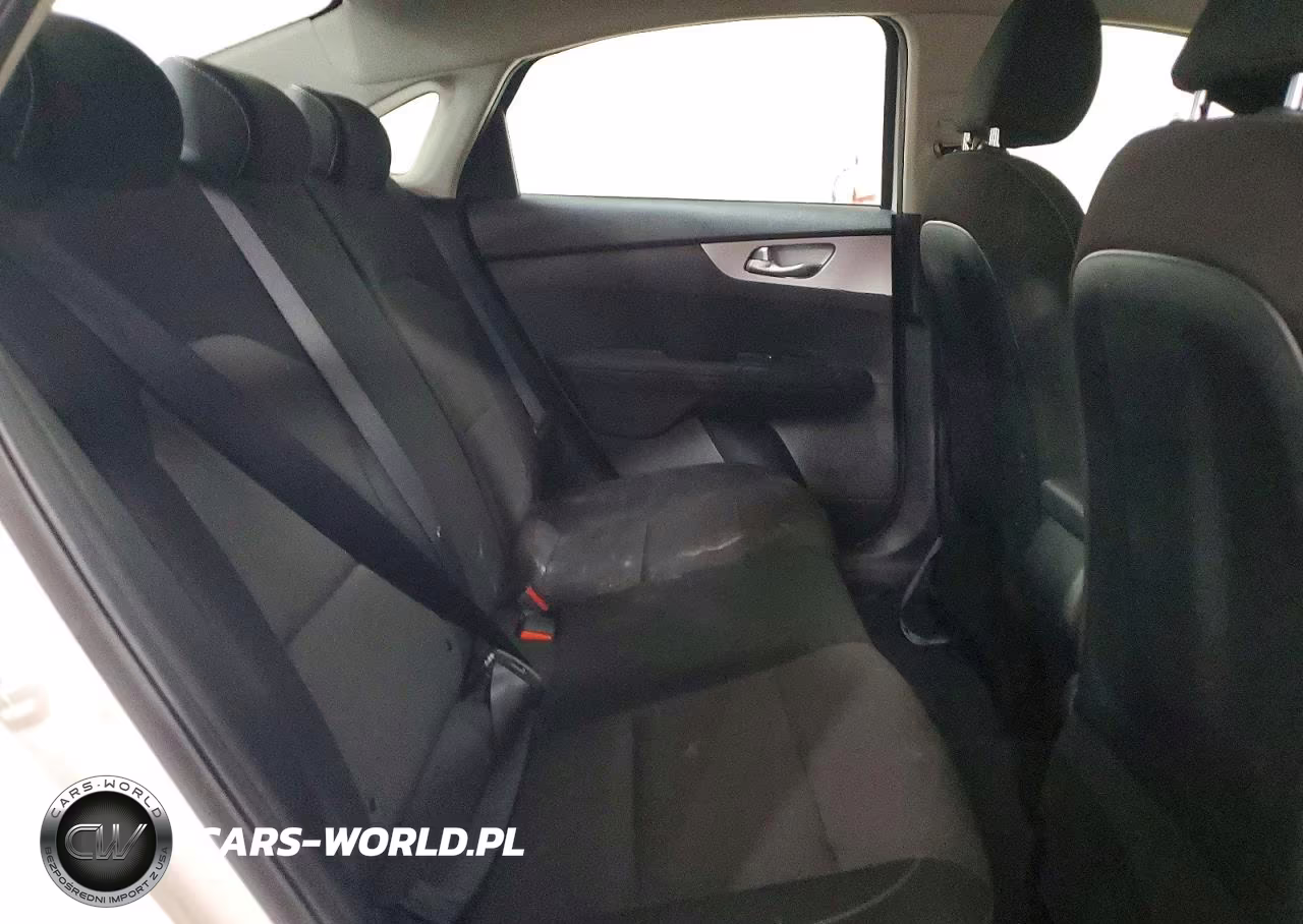 2024 Kia Forte Lxs VIN:3KPF24ADXRE835573 - 10
