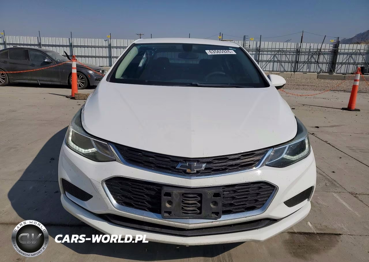 2017 Chevrolet Cruze Lt VIN:1G1BE5SM0H7228552 - 5