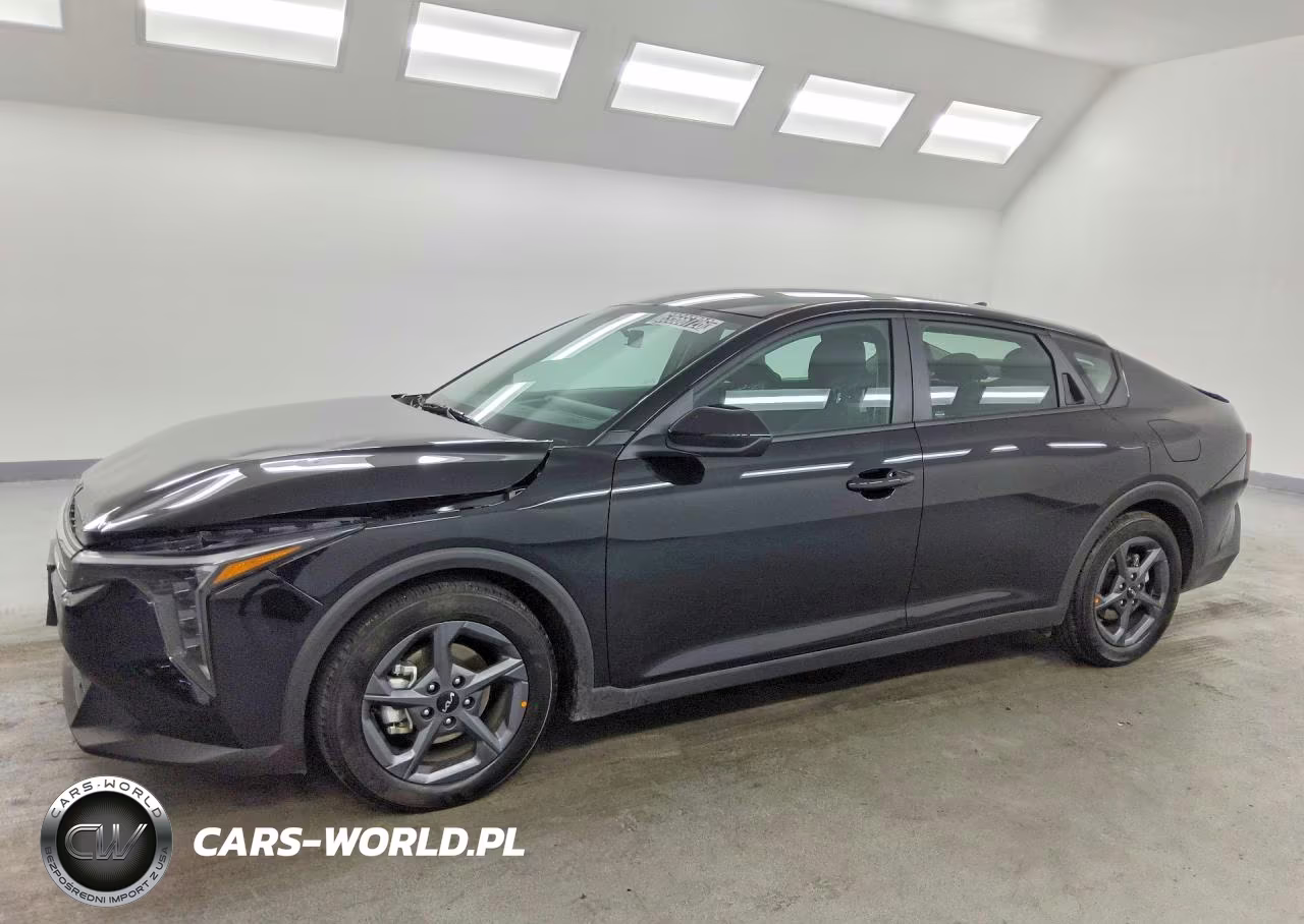 2026 Kia K4 Lxs VIN:3KPFT4DE8TE305904 - 1