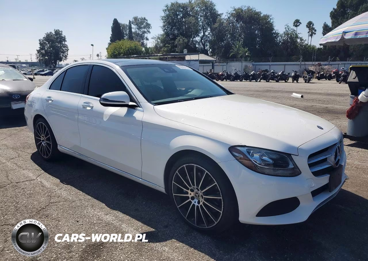 2016 Mercedes-Benz C 300 VIN:55SWF4JBXGU140714 - 4