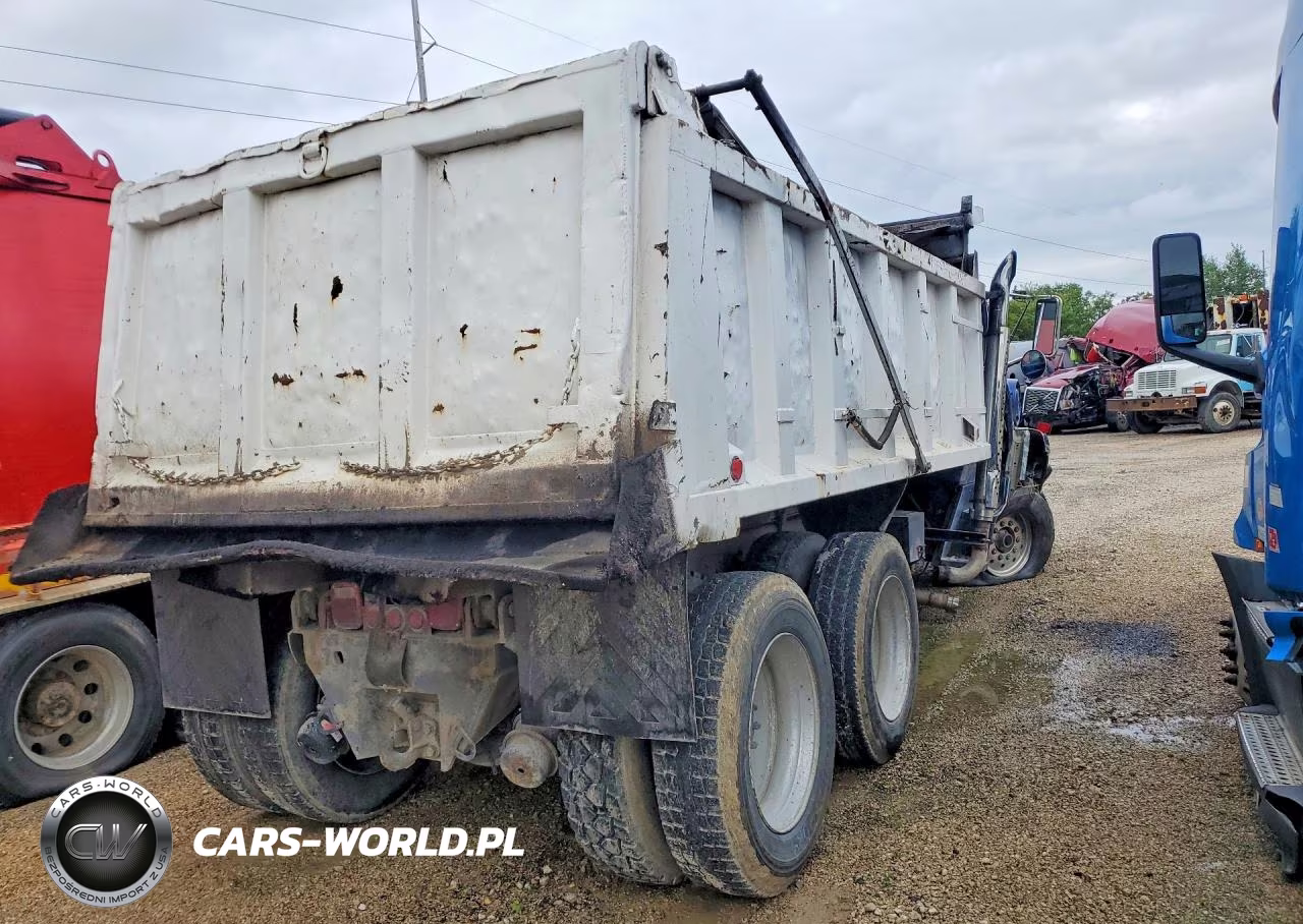 1995 Ford L8000 Dump Truck VIN:1FDYU82E2SVA25871 - 3