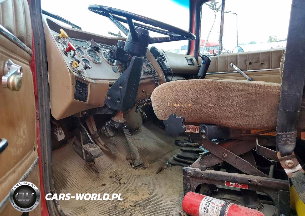 1995 Ford L8000 Dump Truck VIN:1FDYU82E2SVA25871 - 7