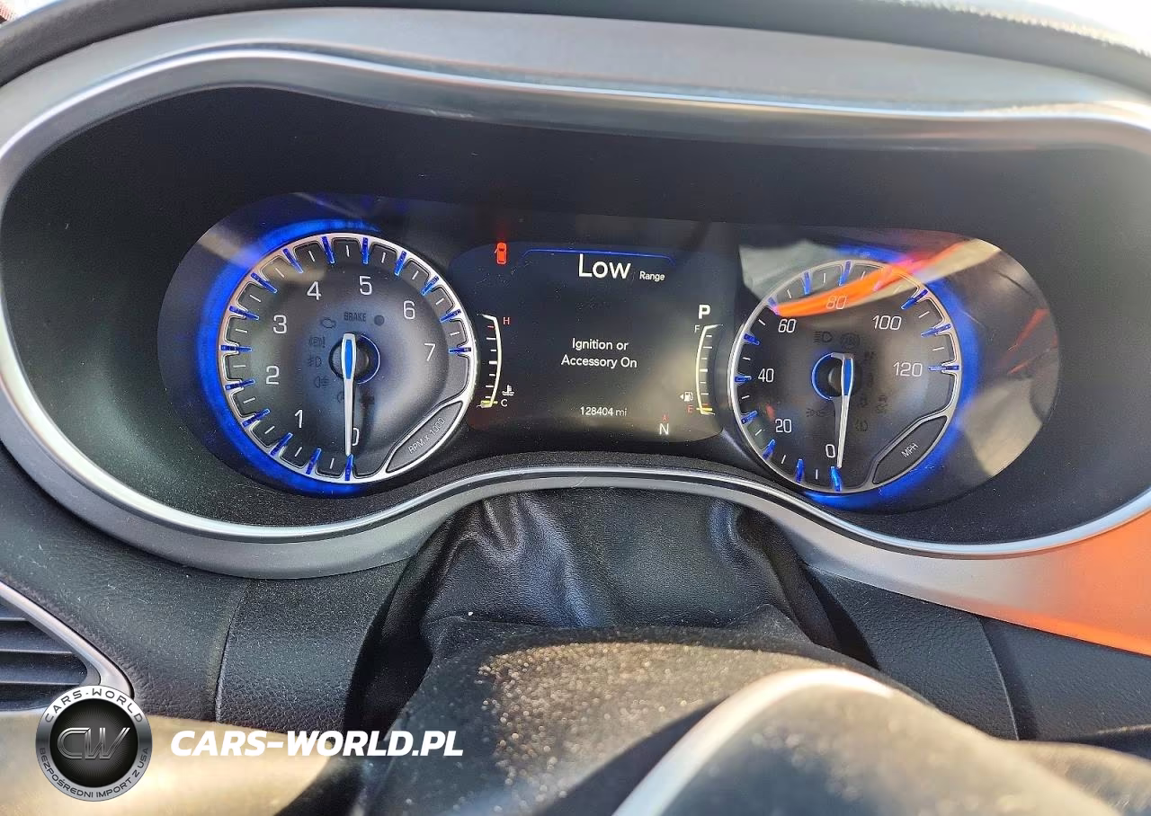 2018 Chrysler Pacifica Touring L Plus VIN:2C4RC1EG8JR332544 - 9
