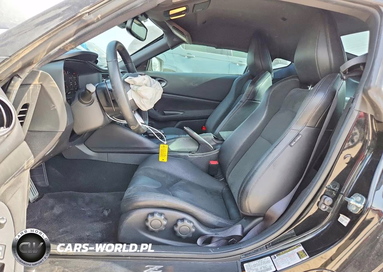 2024 Nissan Z Performance Auto VIN:JN1BZ4BHXRM364332 - 7