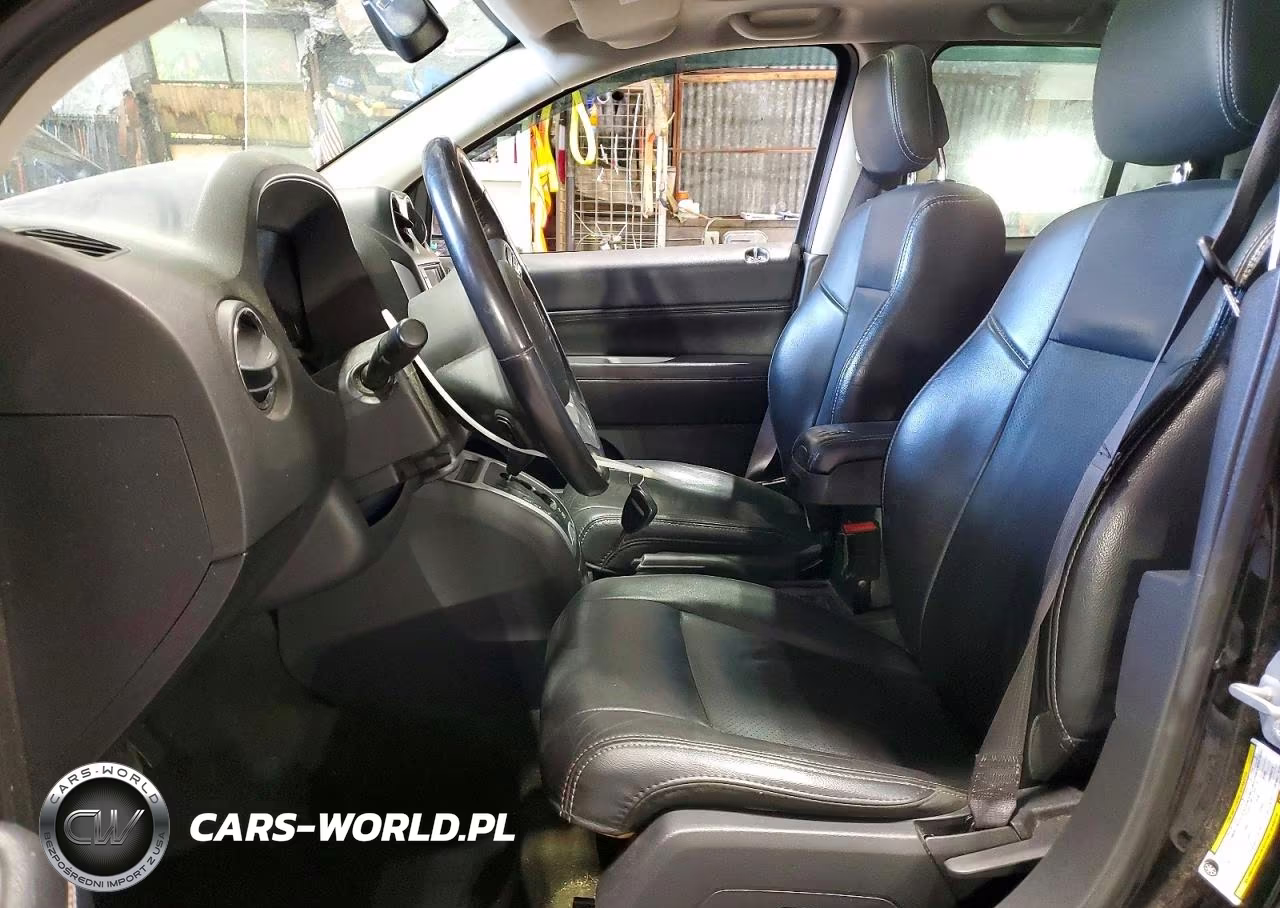 2016 Jeep Compass Latitude VIN:1C4NJDEB7GD793370 - 7