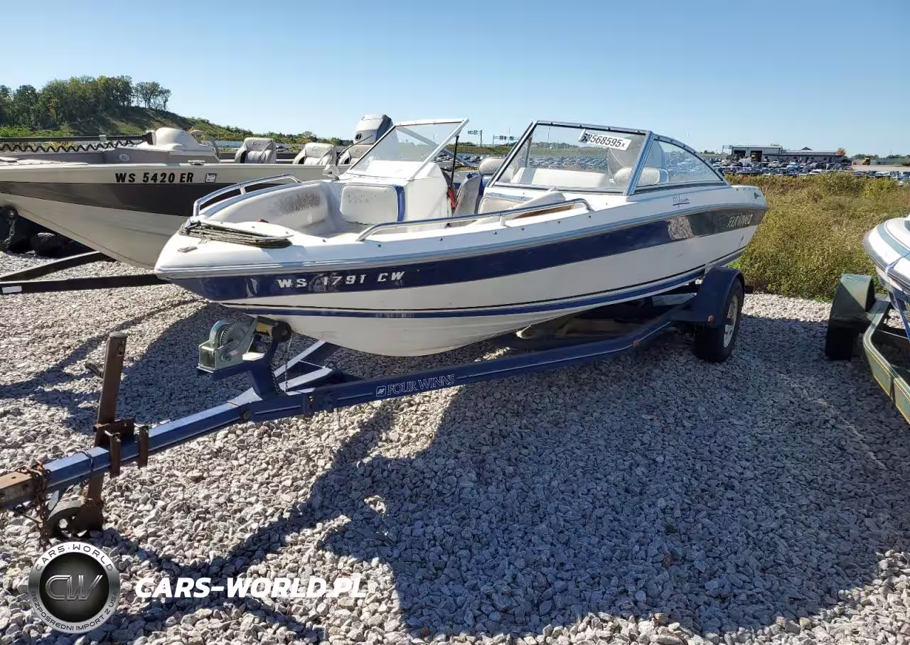 1991 Four Winns Boat