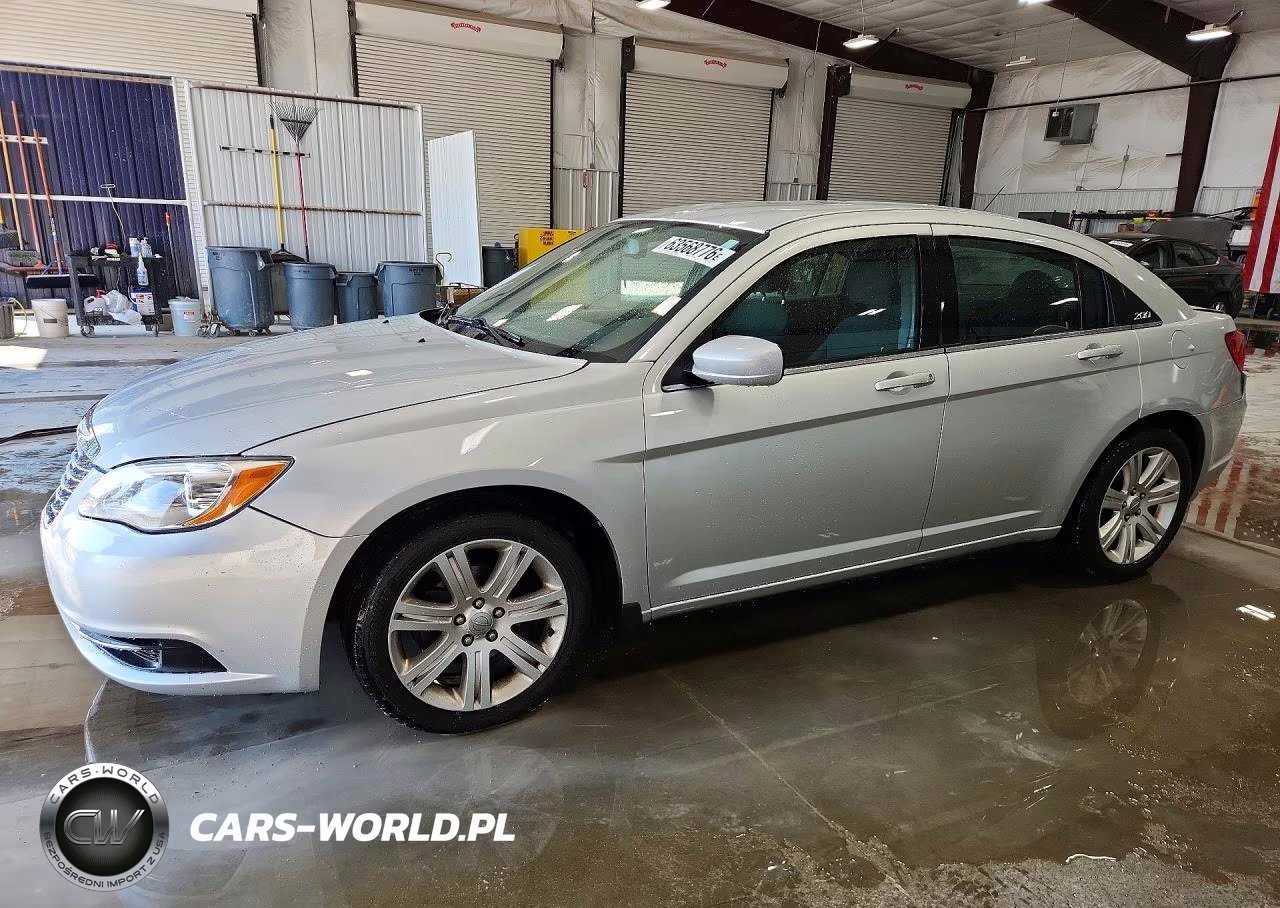2012 Chrysler 200 Touring – zdjęcie 1 z 12