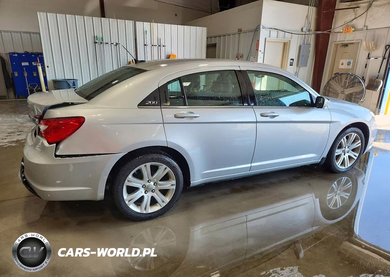 2012 Chrysler 200 Touring VIN:1C3CCBBG7CN131559 - 3