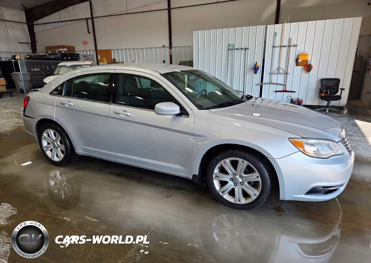 2012 Chrysler 200 Touring VIN:1C3CCBBG7CN131559 - 4