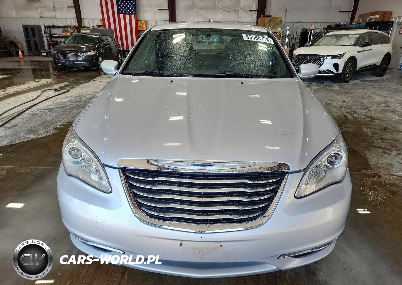 2012 Chrysler 200 Touring VIN:1C3CCBBG7CN131559 - 5