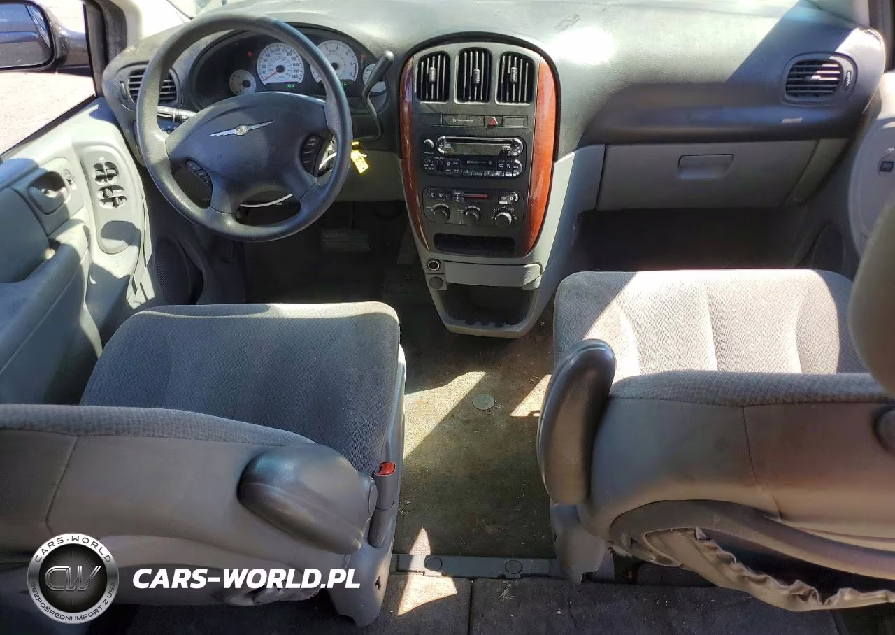 2005 Chrysler Town & Country Lx VIN:2C4GP44R35R319156 - 8