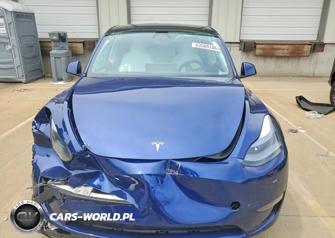 2024 Tesla Model Y VIN:7SAYGAEEXRF202774 - 5