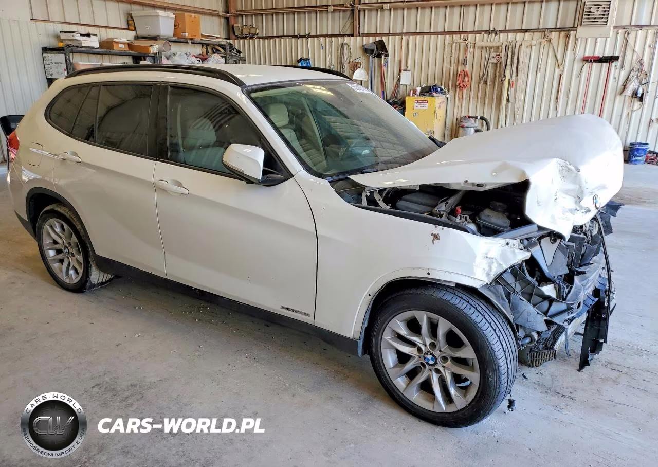 2015 BMW X1 xDrive28I VIN:WBAVL1C58FVY33788 - 4