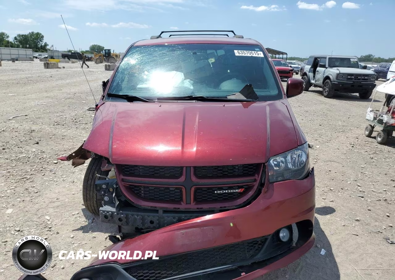2017 Dodge Grand Caravan Gt VIN:2C4RDGEG4HR629983 - 5