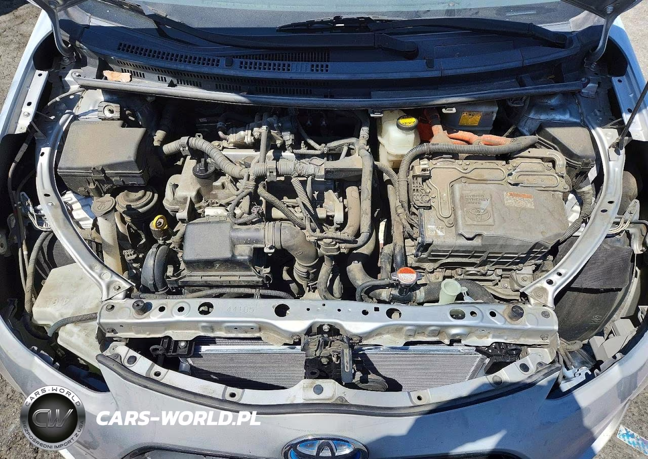 2015 Toyota Prius C Two VIN:JTDKDTB38F1109881 - 11