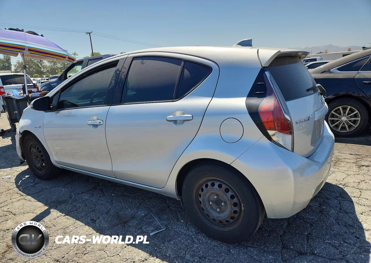 2015 Toyota Prius C Two VIN:JTDKDTB38F1109881 - 2