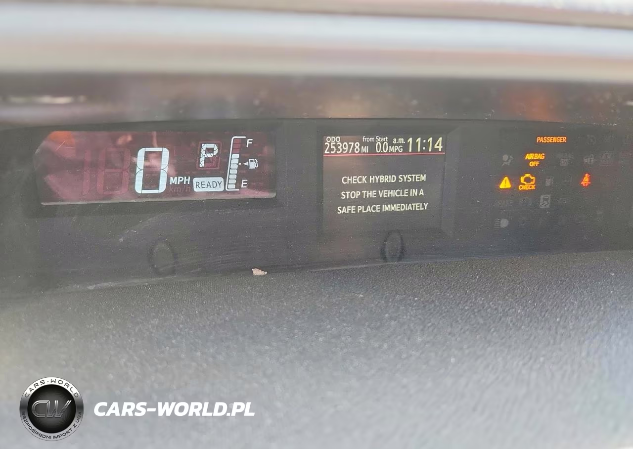2015 Toyota Prius C Two VIN:JTDKDTB38F1109881 - 9