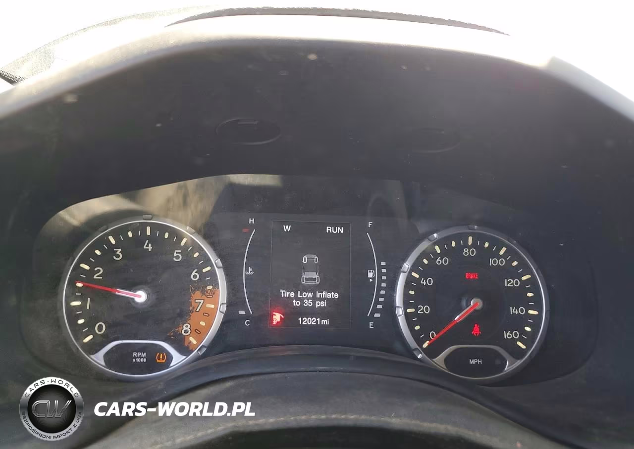 2018 Jeep Renegade Latitude VIN:ZACCJABH9JPH87917 - 9