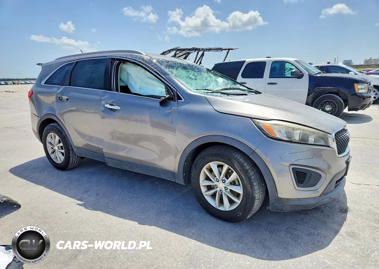 2016 Kia Sorento Lx V6 VIN:5XYPG4A59GG141584 - 4