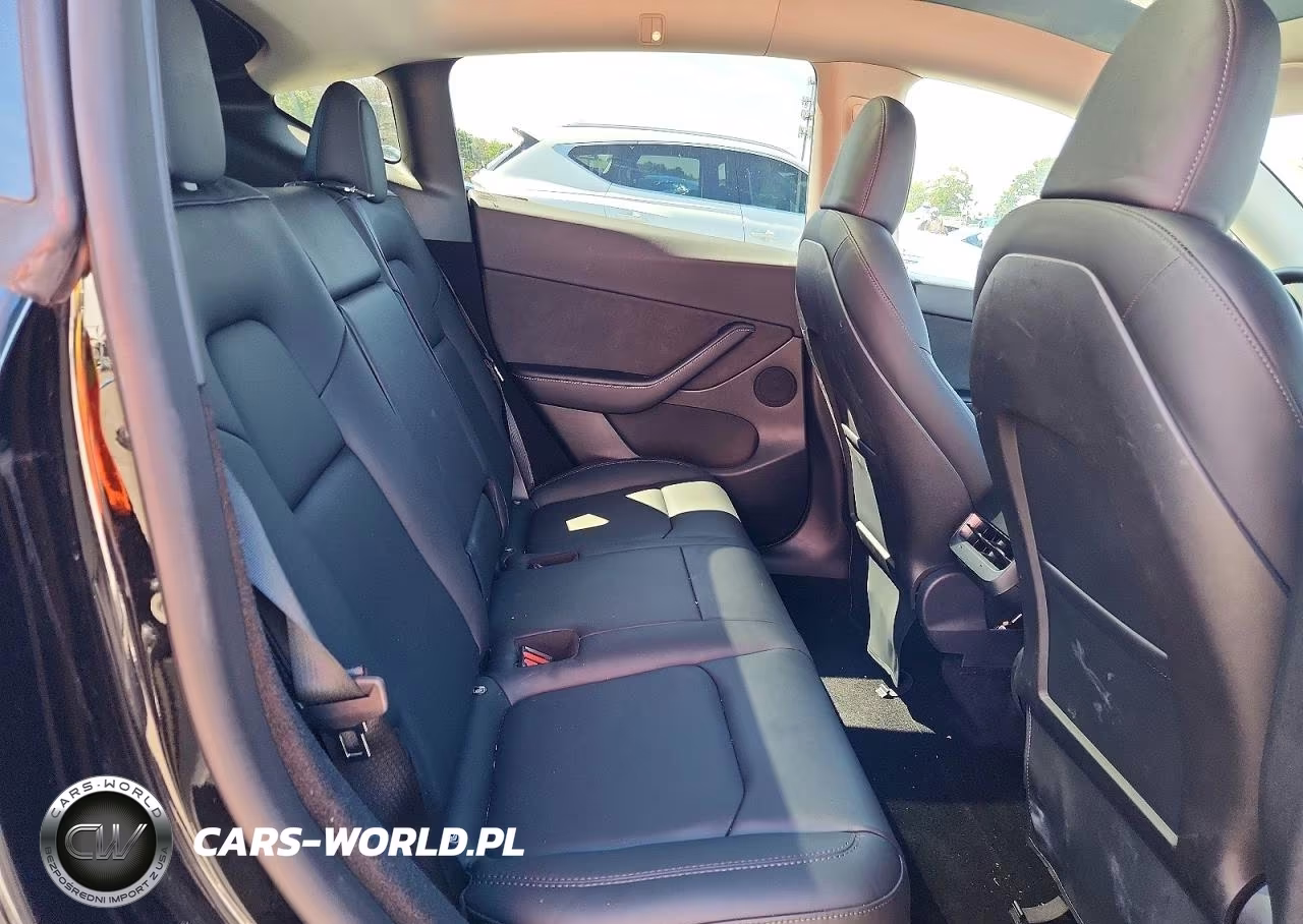 2022 Tesla Model Y VIN:7SAYGDEE2NA007518 - 10