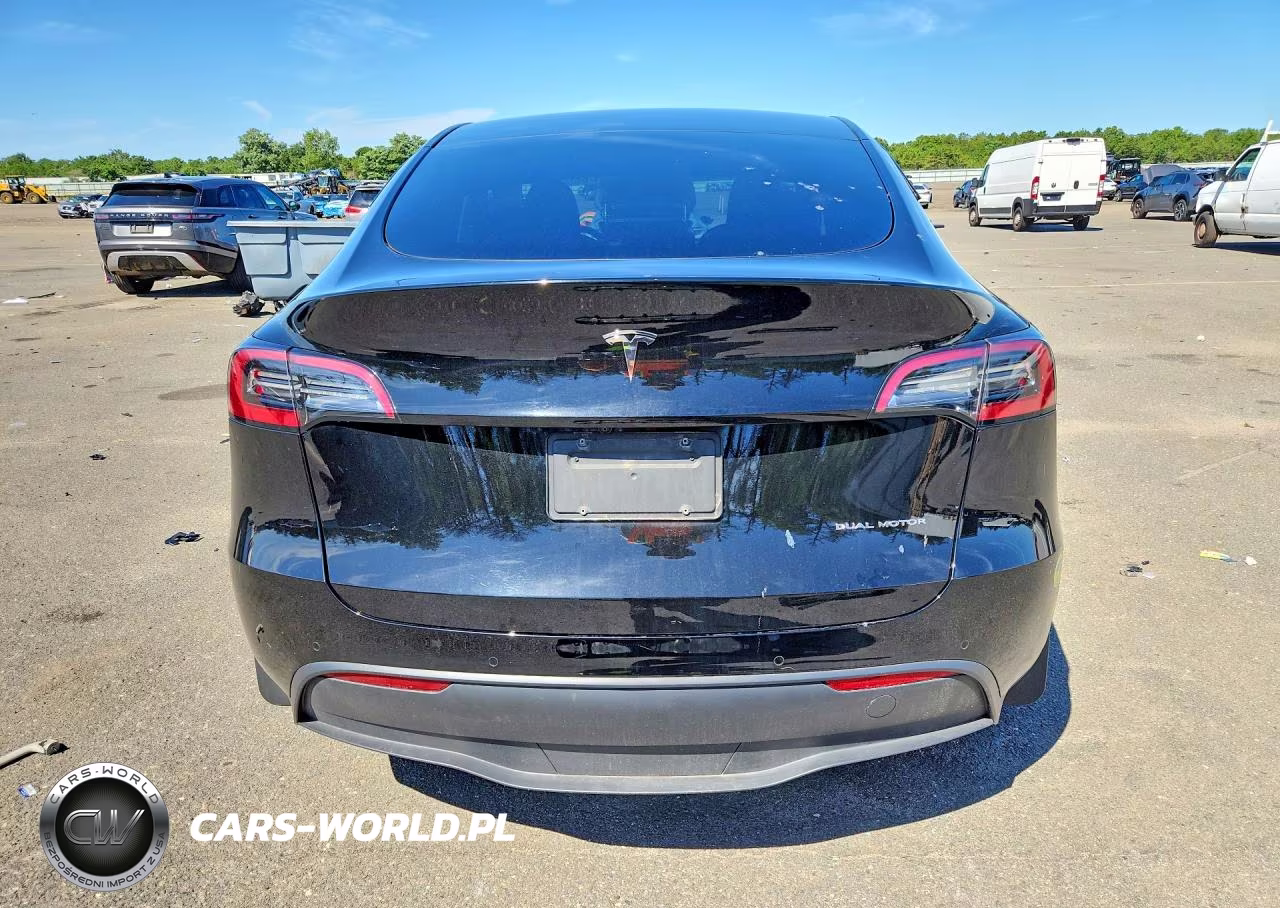 2022 Tesla Model Y VIN:7SAYGDEE2NA007518 - 6