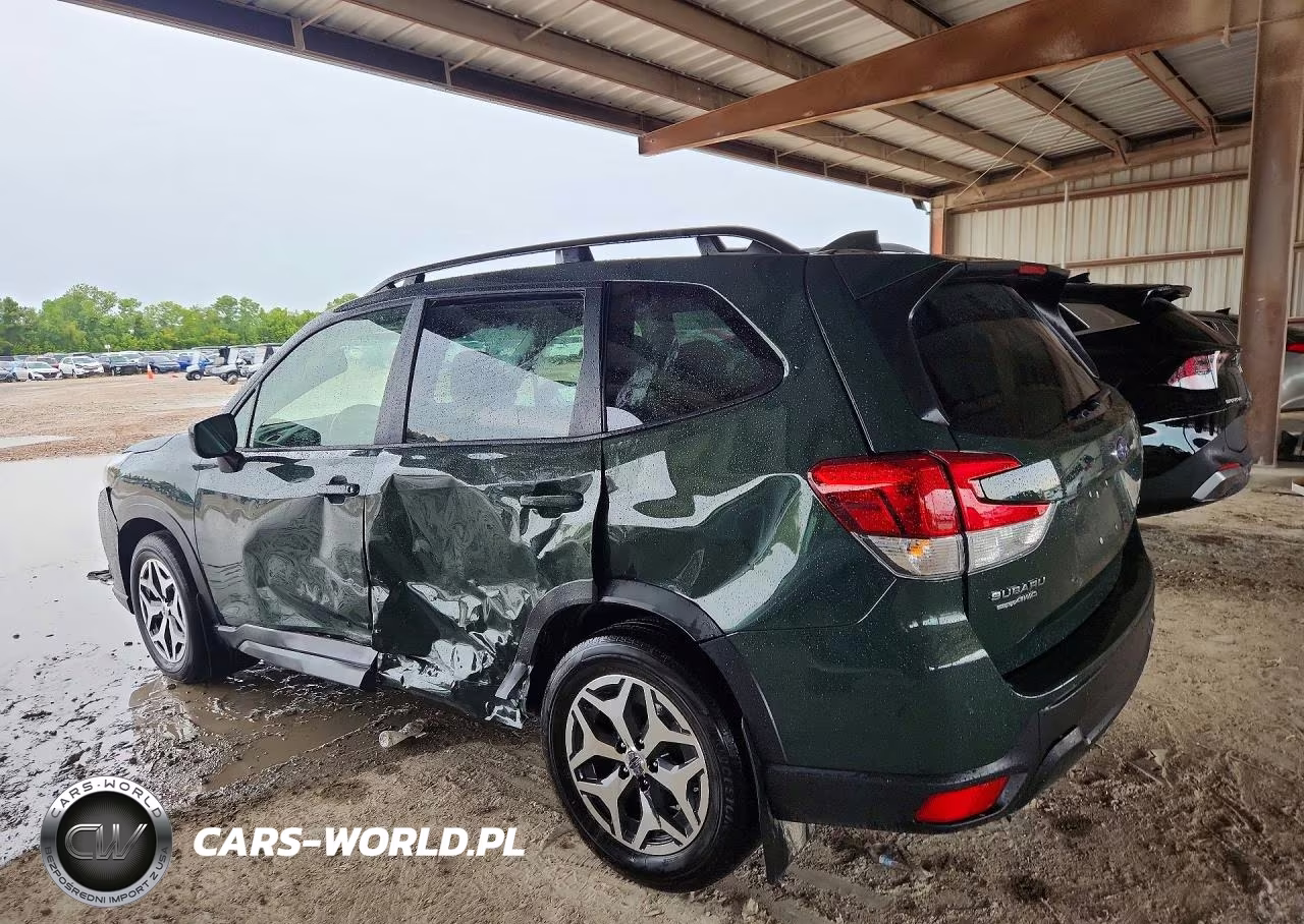 2022 Subaru Forester Premium VIN:JF2SKAEC8NH467902 - 2
