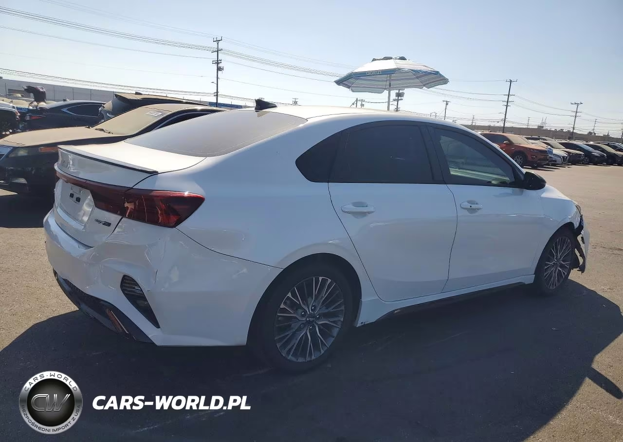2023 Kia Forte Gt Line VIN:3KPF54AD7PE602836 - 3
