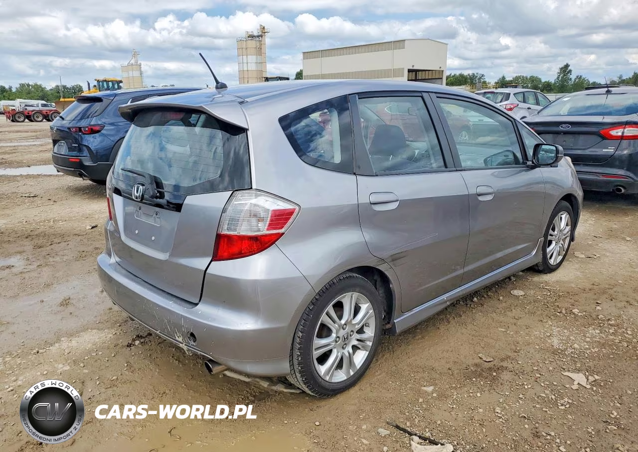 2009 Honda Fit Sport VIN:JHMGE88649S006522 - 3