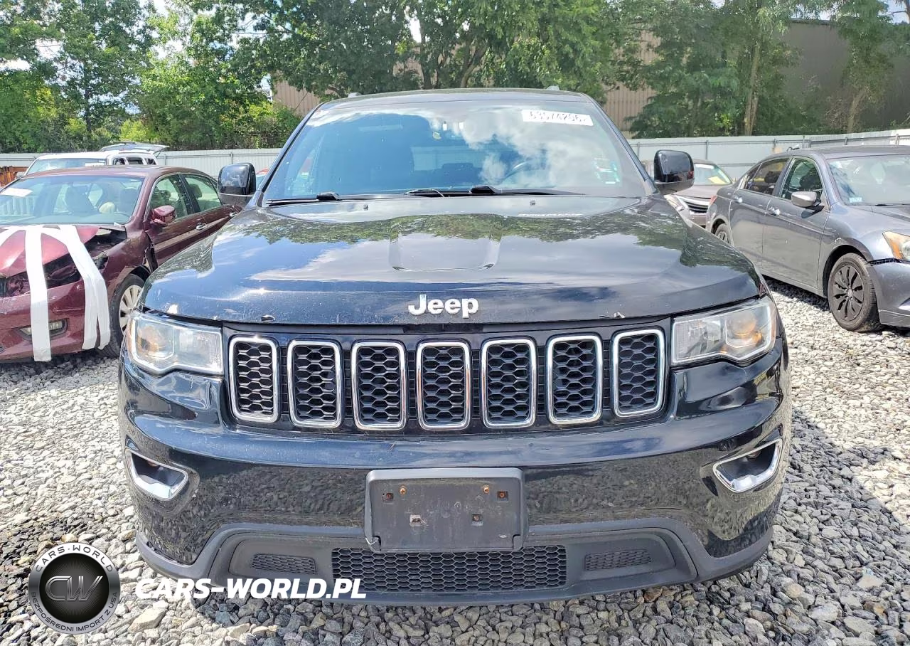 2017 Jeep Grand Cherokee Laredo VIN:1C4RJFAG2HC899344 - 5