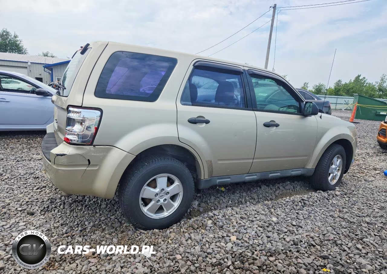 2012 Ford Escape Xls VIN:1FMCU0C72CKA57685 - 3