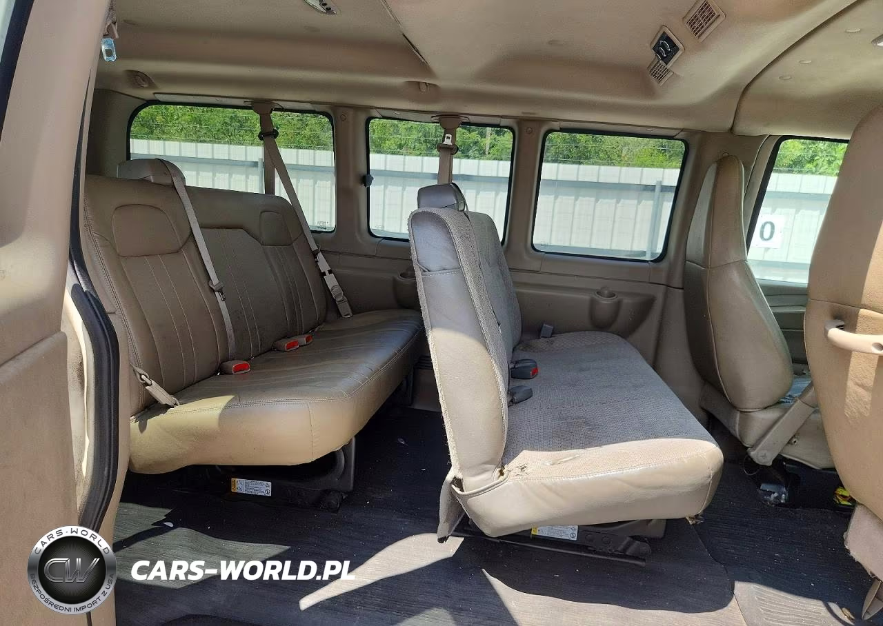 2009 Chevrolet Express G2500 VIN:1GAGG25K791141485 - 11