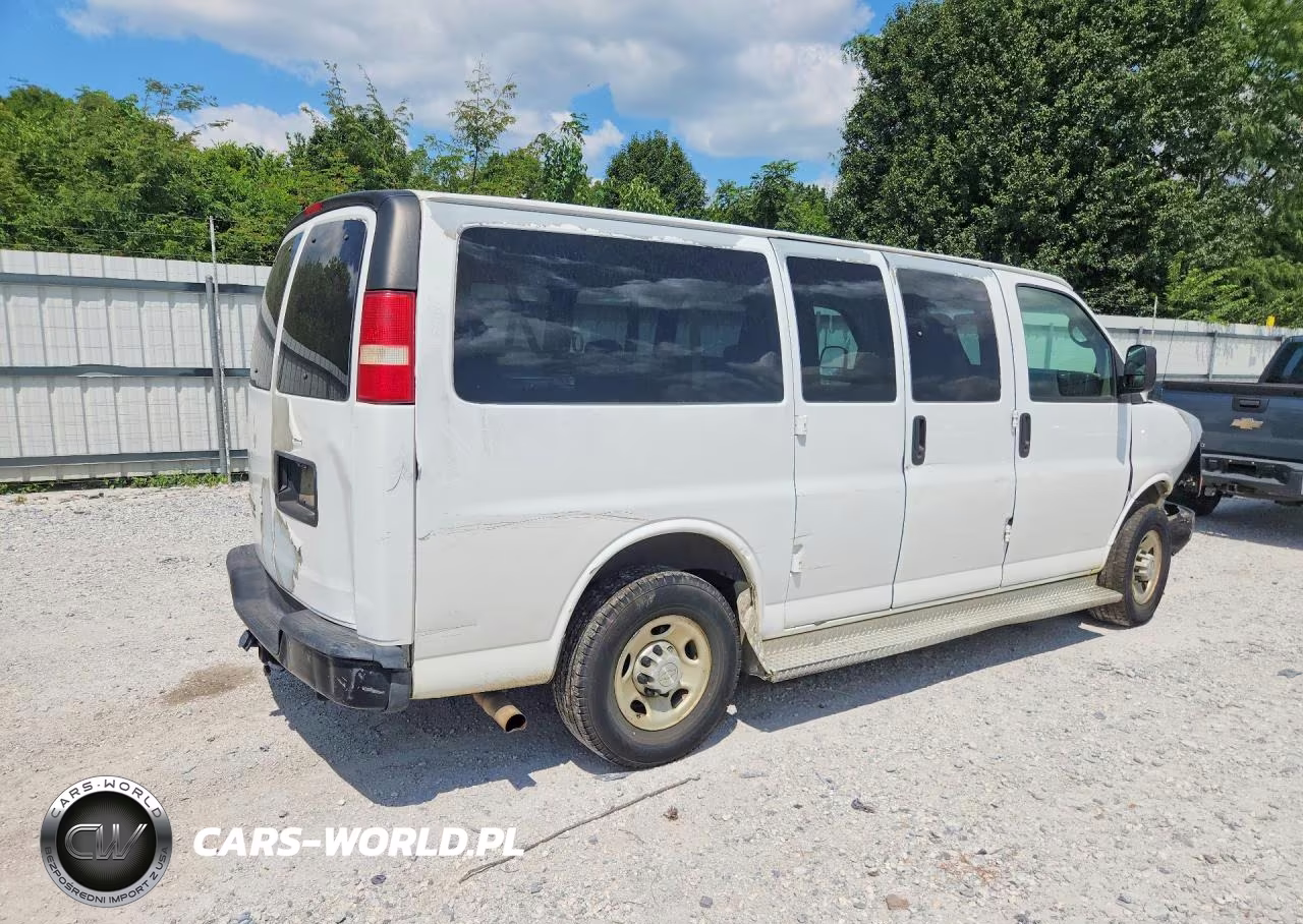 2009 Chevrolet Express G2500 VIN:1GAGG25K791141485 - 3