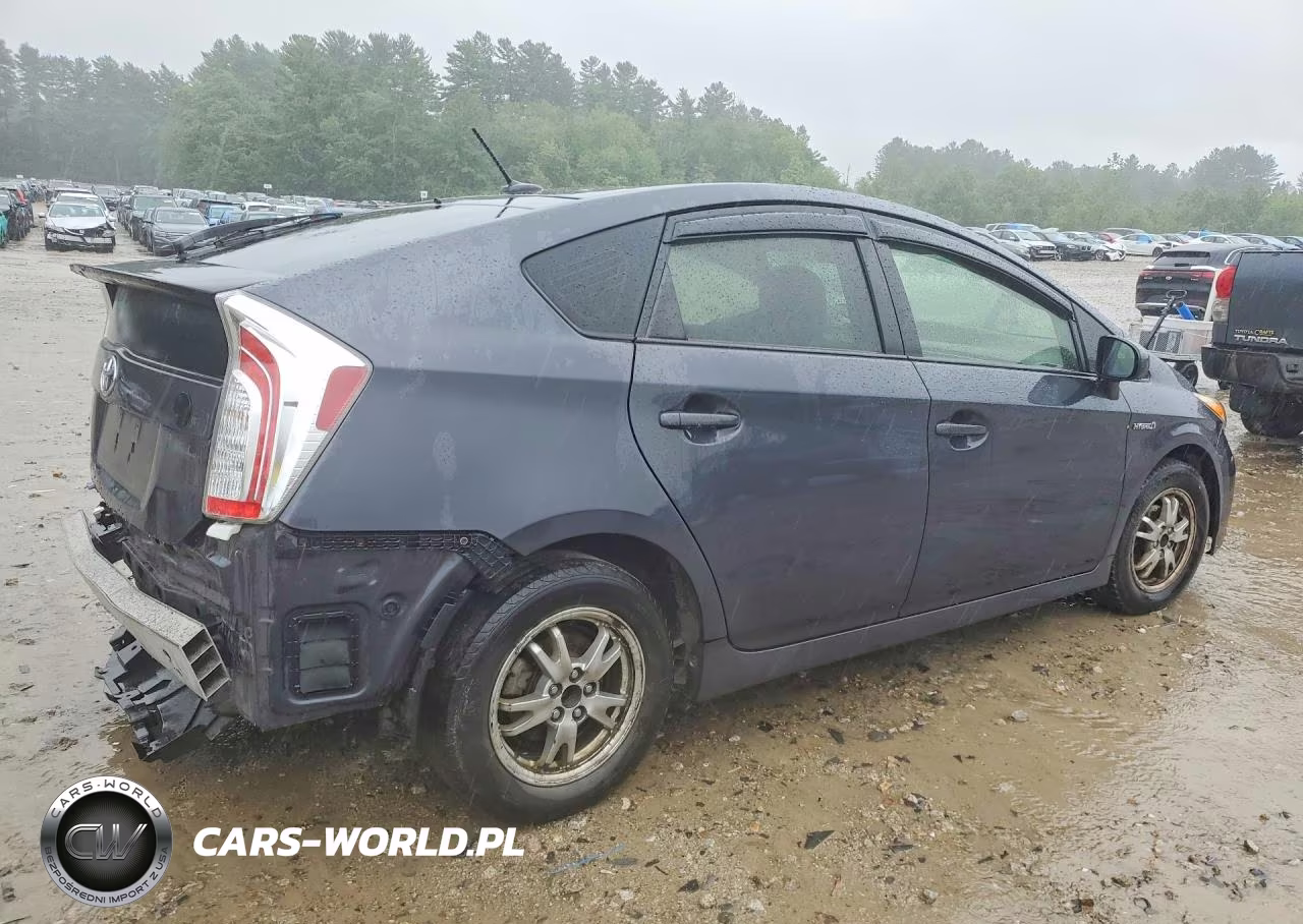 2013 Toyota Prius Three VIN:JTDKN3DU7D1676731 - 3