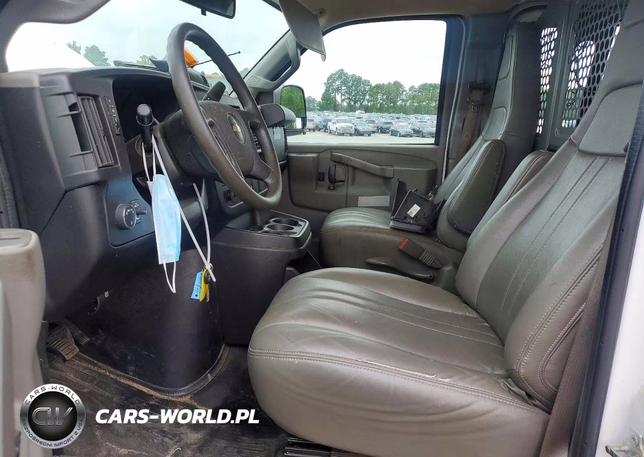 2020 Chevrolet Express G2500 VIN:1GCWGAFP5L1189789 - 7