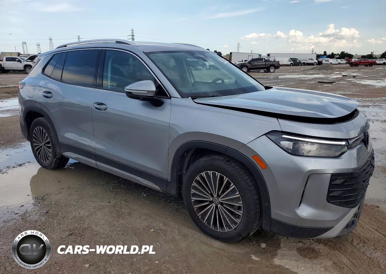 2026 Volkswagen Tiguan VIN:3VVCR7RM0TM017028 - 4