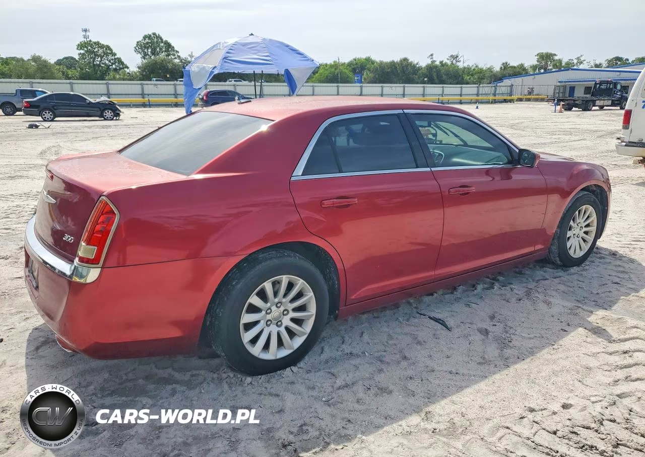 2013 Chrysler 300 VIN:2C3CCAAG9DH561468 - 3