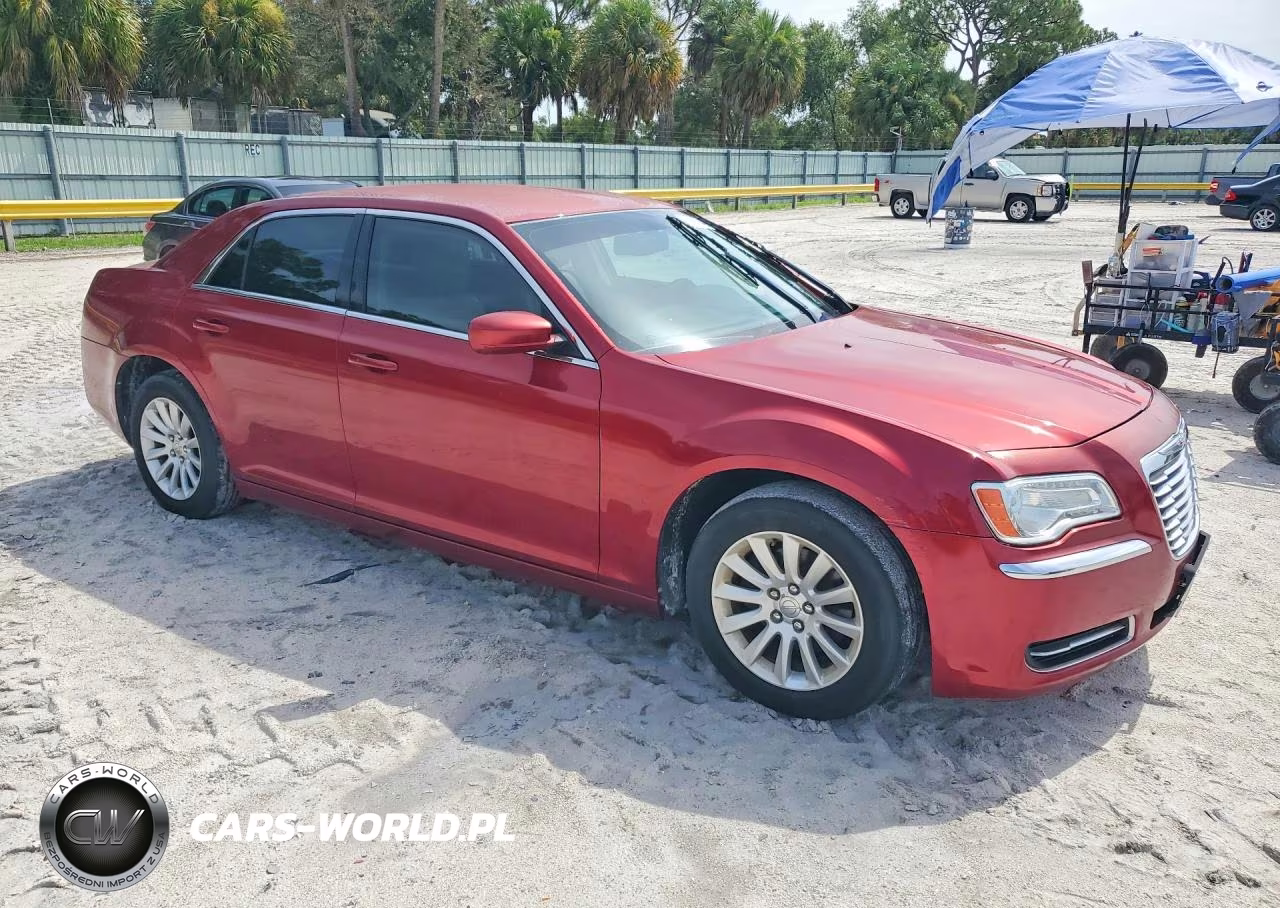 2013 Chrysler 300 VIN:2C3CCAAG9DH561468 - 4